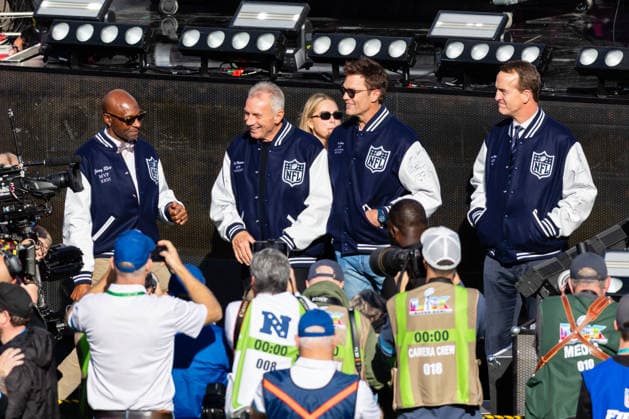 SANTA CLARA, CA - FEBRUARY 08: Jerry Rice, Joe Montana, Tom Brady, and Payton Manning are recognized before the Seattle Seahawks versus the New England Patriots Super Bowl LX game on February 8, 2026, at Levi s Stadium in Santa Clara, CA. (Photo by Matthew Huang Icon Sportswire) NFL, American Football Herren, USA FEB 08 Super Bowl LX Seahawks vs Patriots EDITORIAL USE ONLY Icon260208037