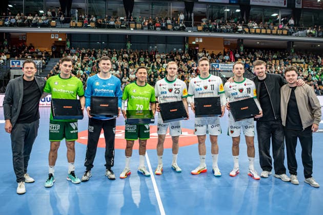 Handball Bundesliga; HSG Wetzlar - Füchse Berlin, 11.02.26 Ehrungen nach den Länderspielen v.l. Arne Wohlfahrt (HSG Wetzlar) Josip Simic (HSG Wetzlar, 10), Bronzemedaille Europameisterschaft mit Kroatien Anadin Suljakovic (HSG Wetzlar, 12) Silbermedallie mit Katar, Asienmeisterschaft Ahmed Nafea (HSG Wetzlar, 79), Ägypten, Goldmedaille Afrikameisterschaft Matthes Langhoff (Füchse Berlin, 25) Deutschland, Silbermedaille, Europameisterschaft Lasse Andersson (Füchse Berlin, 11), Dänemark, Europameister Mathias Gidsel (Füchse Berlin, 19), Dänemark, Europameister Handball Bundesliga; HSG Wetzlar - Füchse Berlin: Wetzlar, 11.02.26 Copyright: xBEAUTIFULxSPORTS Roeczeyx