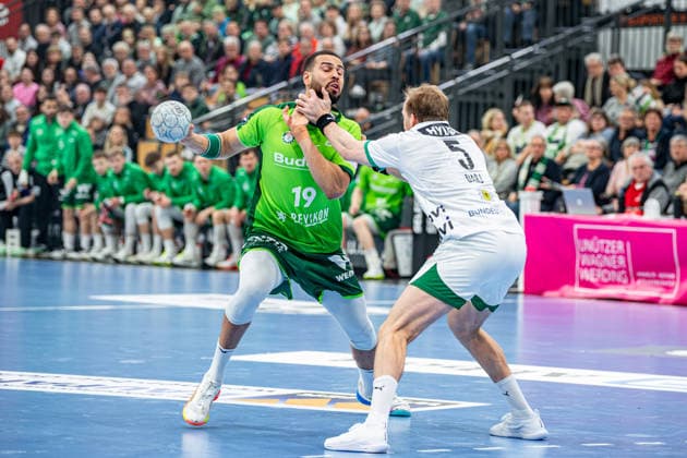 Handball Bundesliga; HSG Wetzlar - Füchse Berlin, 11.02.26 Philipp Ahouansou (HSG Wetzlar, 19), Max Darj (Füchse Berlin, 5) Handball Bundesliga; HSG Wetzlar - Füchse Berlin: Wetzlar, 11.02.26 Copyright: xBEAUTIFULxSPORTS Roeczeyx