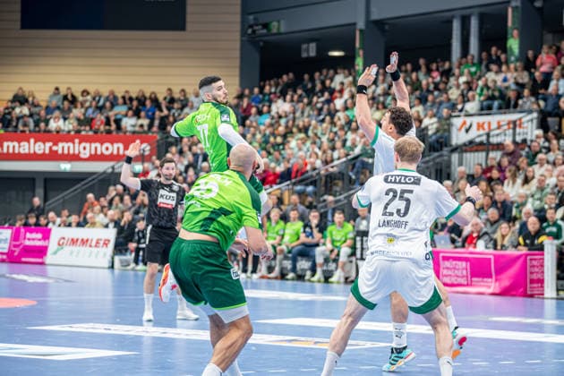 Handball Bundesliga; HSG Wetzlar - Füchse Berlin, 11.02.26 Stefan Cavor (HSG Wetzlar, 77), Cyrill Akakpo (HSG Wetzlar, 20), Matthes Langhoff (Füchse Berlin, 25), Lukas Herburger (Füchse Berlin, 29) Handball Bundesliga; HSG Wetzlar - Füchse Berlin: Wetzlar, 11.02.26 Copyright: xBEAUTIFULxSPORTS Roeczeyx