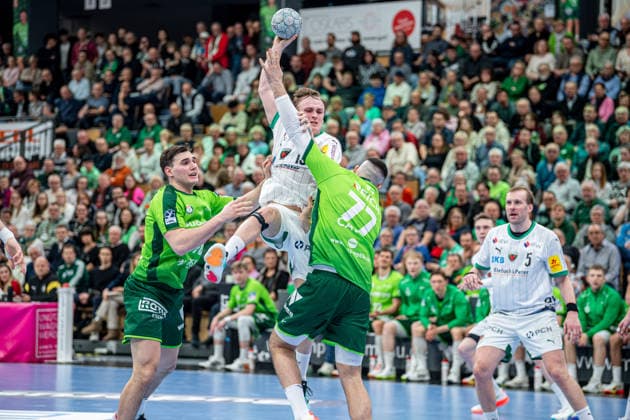 Handball Bundesliga; HSG Wetzlar - Füchse Berlin, 11.02.26 Tobias Grøndahl (Füchse Berlin, 15), Josip Simic (HSG Wetzlar, 10), Stefan Cavor (HSG Wetzlar, 77), Max Darj (Füchse Berlin, 5) Handball Bundesliga; HSG Wetzlar - Füchse Berlin: Wetzlar, 11.02.26 Copyright: xBEAUTIFULxSPORTS Roeczeyx