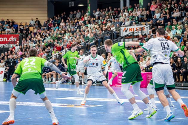 Handball Bundesliga; HSG Wetzlar - Füchse Berlin, 11.02.26 Lasse Andersson (Füchse Berlin, 11), Jona Schoch (HSG Wetzlar, 22), Nikola Grahovac (HSG Wetzlar, 2), Mijajlo Marseni? (Füchse Berlin, 93). Handball Bundesliga; HSG Wetzlar - Füchse Berlin: Wetzlar, 11.02.26 Copyright: xBEAUTIFULxSPORTS Roeczeyx