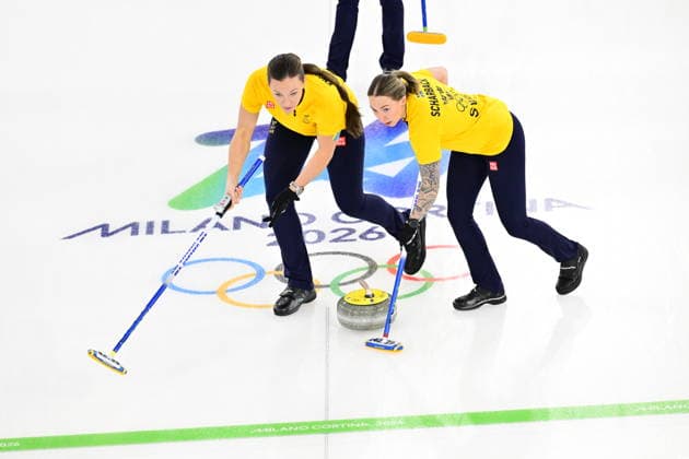 CORTINA, ITALY 20260212 Sweden s team Hasselborg meets Japan in the first group stage match of the Olympic curling in Cortina. CORTINA ITALY x10030x *** CORTINA, ITALY 20260212 Sweden s team Hasselborg meets Japan in the first group stage match of the Olympic curling in Cortina CORTINA ITALY x10030x  Copyright: xJonasxEkströmer TTx 2026 OLYMPICS WOMEN S CURLING