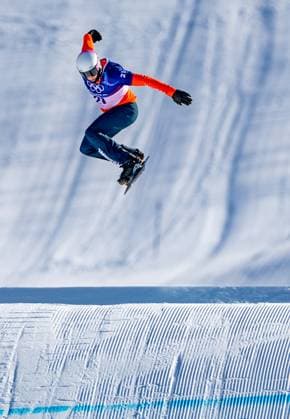 LIVIGNO - Snowboarder Glenn de Blois during the cross-country qualifying round at the Milan Winter Olympics. IRIS VAN DEN BROEK ANP xVIxANPxSportx xxANPxIVx 550433023 originalFilename: 550433023.jpg