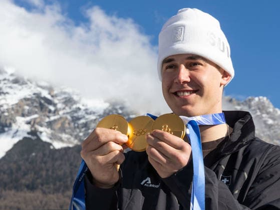 OLYMPICS - Winter Olympic Games, Olympische Spiele, Olympia, OS Milano Cortina 2026 BORMIO,ITALY,12.FEB.26 - OLYMPICS, ALPINE SKIING - Winter Olympic Games Milano Cortina 2026, Franjo von Allmen, medal photo shoot. Image shows Franjo von Allmen (SUI). Keywords: medal.  GEPAxpictures xWolfgangxGrebien