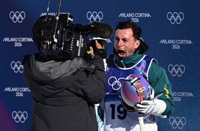 2026 WINTER Olympic Games, Olympische Spiele, Olympia, OS Cooper Woods of Australia reacts following his run during the Freestyle Skiing Men s Moguls qualification at Livigno Snow Park on day 7 of the 2026 Milano Cortina Winter Olympic Games in Italy, Thursday, February 12, 2026. ( NO ARCHIVING, EDITORIAL USE ONLY MILANO LOMBARDY ITALY  Copyright: xDANxHIMBRECHTSx 20260212150619329588