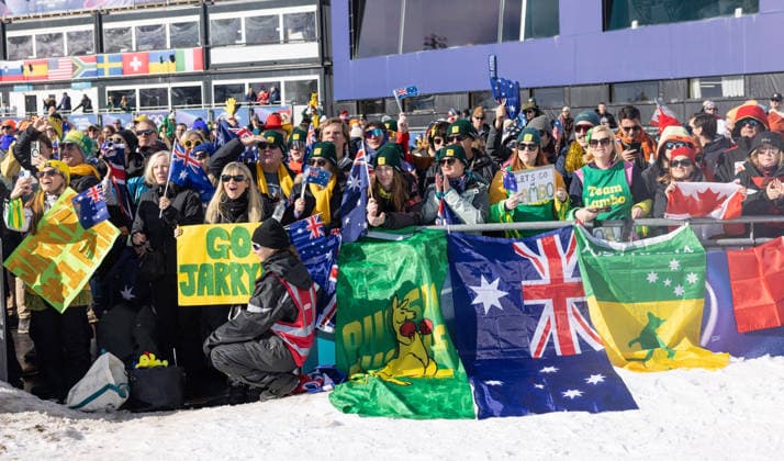 OLYMPICS - Winter Olympic Games, Olympische Spiele, Olympia, OS Milano Cortina 2026 LIVIGNO,ITALY,12.FEB.26 - OLYMPICS, SNOWBOARD - Winter Olympic Games Milano Cortina 2026, Snowboard Cross, men, qualification. Image shows fans and flags.  GEPAxpictures xHaraldxSteiner
