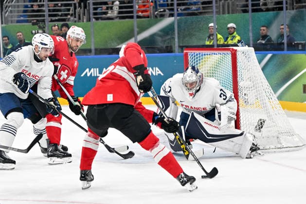 MILAN, ITALY - FEBRUARY 12: goalkeeper Antoine Keller of France focus on the puck on day six of the Milano Cortina 2026 Winter Olympic Games, Olympische Spiele, Olympia, OS at Milano Santagiulia Ice hockey, Eishockey Arena on February 12, 2026 in Milan, Italy. Milan Milano Rho Ice Hockey Arena Italy *** MILAN, ITALY FEBRUARY 12 goalkeeper Antoine Keller of France focus on the puck on day six of the Milano Cortina 2026 Winter Olympic games at Milano Santagiulia Ice Hockey Arena on February 12, 2026 in Milan, Italy Milan Milano Rho Ice Hockey Arena Italy Copyright: xJustPictures.ch AndreaxBrancax jp-en-EuSpIm-AB-AAB_672712022026