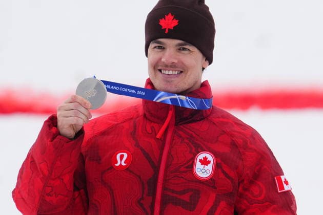 February 12, 2026, Livigno, Italy: Canada s Mikael Kingsbury displays his silver medal after the men s moguls final at the Milano Cortina 2026 Winter Olympic Games, Olympische Spiele, Olympia, OS in Livigno, Italy on Thursday, Feb. 12, 2026. Canada News - February 12, 2026  - ZUMAc35_ 20260212_zaf_c35_030 Copyright: xSeanxKilpatrickx
