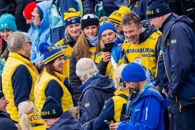 260212 The family of Frida Karlsson of Sweden (not pictured) talk with King Carl XVI Gustaf of Sweden in the stands after the women s 10km free technique individual start cross-country skiing race during day 6 of the 2026 Winter Olympics on February 12, 2026 in Val di Fiemme. Photo: Maxim Thore BILDBYRAN kod MT MT0975 skidor cross-country skiing langrenn Olympic Games, Olympische Spiele, Olympia, OS olympics winter olympics os ol olympiska spel vinter-os olympiske leker milano cortina 2026 milan cortina 2026 milano cortina 2026 olympic games milano cortina 2026 winter olympic games milano cortina-os milano cortina-ol vinter-ol 6 bbeng individuell start 10 km *** 260212 The family of Frida Karlsson of Sweden not pictured talk with King Carl XVI Gustaf of Sweden in the stands after the women s 10km free technique individual start cross country skiing race during day 6 of the 2026 Winter Olympics on February 12, 2026 in Val di Fiemme Photo Maxim Thore BILDBYRAN kod MT MT0975 skidor cross country skiing langrenn olympic games olympics winter olympics os ol olympiska spel vinter os olympiske leker milano cortina 2026 milan cortina 2026 milano cortina 2026 olympic games milano cortina 2026 winter olympic games milano cortina os milano cortina ol vinter ol 6 bbeng individuell start 10 km  Copyright: MAXIMxTHORE BB260212MT073