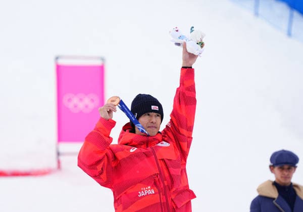 Ikuma Horishima (Japan) celebrates winning bronze during Men s Moguls finals Freestyle Skiing on Day 6 of Milano Cortina 2026 Winter Olympic game at Livigno Air Park on February 12, 2026 in Livigno, Italy. Thor Wegner DeFodi Images (Photo by DeFodi Images) - *** Ikuma Horishima Japan celebrates winning bronze during Men s Moguls finals Freestyle Skiing on Day 6 of Milano Cortina 2026 Winter Olympic game at Livigno Air Park on February 12, 2026 in Livigno, Italy Thor Wegner DeFodi Images Photo by DeFodi Images