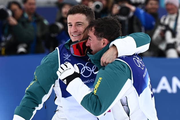 2026 WINTER Olympic Games, Olympische Spiele, Olympia, OS Cooper Woods of Australia celebrates after winning Gold in the Men™s Moguls finals at the Livigno Aerials and Moguls Park on day 6 of the 2026 Milano Cortina Winter Olympic Games in Livigno, Italy, Wednesday, February 11, 2026. ( NO ARCHIVING, EDITORIAL USE ONLY LIVIGNO SONDRIO ITALY  Copyright: xDANxHIMBRECHTSx 20260213160924792621