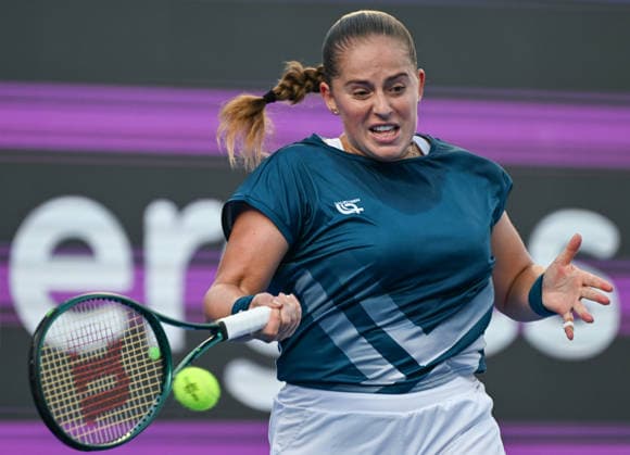 Qatar TotalEnergies Open 2026 - Day Five DOHA, QATAR FEBRUARY 12: Jelena Ostapenko of Latvia competes against Elisabetta Cocciaretto of Italy in the quarterfinals on Day Five of the Qatar TotalEnergies Open, part of the Hologic WTA, Tennis Damen Tour, at the Khalifa International Tennis and Squash Complex on February 12, 2026 in Doha, Qatar. Doha Qatar  Copyright: xArturxWidakx originalFilename:widak-qatartot260212_npCAl.jpg