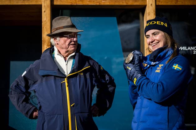 260212 King Carl XVI Gustaf of Sweden with silver medalist Ebba Andersson of Sweden after the women s 10km free technique individual start cross-country skiing race during day 6 of the 2026 Winter Olympics on February 12, 2026 in Val di Fiemme. Photo: Maxim Thore BILDBYRAN kod MT MT0975 skidor cross-country skiing langrenn Olympic Games, Olympische Spiele, Olympia, OS olympics winter olympics os ol olympiska spel vinter-os olympiske leker milano cortina 2026 milan cortina 2026 milano cortina 2026 olympic games milano cortina 2026 winter olympic games milano cortina-os milano cortina-ol vinter-ol 6 bbeng individuell start 10 km medal medalj Sweden sverige *** 260212 King Carl XVI Gustaf of Sweden with silver medalist Ebba Andersson of Sweden after the women s 10km free technique individual start cross country skiing race during day 6 of the 2026 Winter Olympics on February 12, 2026 in Val di Fiemme Photo Maxim Thore BILDBYRAN kod MT MT0975 skidor cross country skiing langrenn olympic games olympics winter olympics os ol olympiska spel vinter os olympiske leker milano cortina 2026 milan cortina 2026 milano cortina 2026 olympic games milano cortina 2026 winter olympic games milano cortina os milano cortina ol vinter ol 6 bbeng individuell start 10 km medal medalj Sweden sverige  Copyright: MAXIMxTHORE BB260212MT122