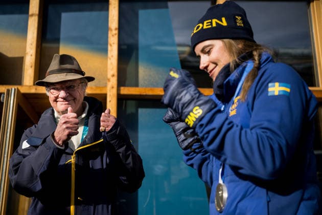 260212 King Carl XVI Gustaf of Sweden with silver medalist Ebba Andersson of Sweden after the women s 10km free technique individual start cross-country skiing race during day 6 of the 2026 Winter Olympics on February 12, 2026 in Val di Fiemme. Photo: Maxim Thore BILDBYRAN kod MT MT0975 skidor cross-country skiing langrenn Olympic Games, Olympische Spiele, Olympia, OS olympics winter olympics os ol olympiska spel vinter-os olympiske leker milano cortina 2026 milan cortina 2026 milano cortina 2026 olympic games milano cortina 2026 winter olympic games milano cortina-os milano cortina-ol vinter-ol 6 bbeng individuell start 10 km medal medalj Sweden sverige *** 260212 King Carl XVI Gustaf of Sweden with silver medalist Ebba Andersson of Sweden after the women s 10km free technique individual start cross country skiing race during day 6 of the 2026 Winter Olympics on February 12, 2026 in Val di Fiemme Photo Maxim Thore BILDBYRAN kod MT MT0975 skidor cross country skiing langrenn olympic games olympics winter olympics os ol olympiska spel vinter os olympiske leker milano cortina 2026 milan cortina 2026 milano cortina 2026 olympic games milano cortina 2026 winter olympic games milano cortina os milano cortina ol vinter ol 6 bbeng individuell start 10 km medal medalj Sweden sverige  Copyright: MAXIMxTHORE BB260212MT127