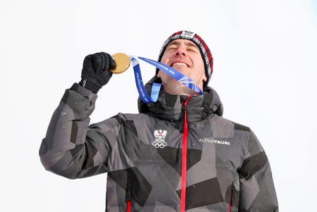 OLYMPICS - Winter Olympic Games, Olympische Spiele, Olympia, OS Milano Cortina 2026 LIVIGNO,ITALY,12.FEB.26 - OLYMPICS, SNOWBOARD - Winter Olympic Games Milano Cortina 2026, Snowboard Cross, men, final, medal ceremony. Image shows Alessandro Haemmerle (AUT). Keywords: medal.  GEPAxpictures xHaraldxSteiner
