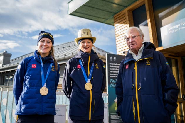 260212 Silver medalist Ebba Andersson of Sweden and gold medalist Frida Karlsson of Sweden with King Carl XVI Gustaf of Sweden after the women s 10km free technique individual start cross-country skiing race during day 6 of the 2026 Winter Olympics on February 12, 2026 in Val di Fiemme. Photo: Maxim Thore BILDBYRAN kod MT MT0975 skidor cross-country skiing langrenn Olympic Games, Olympische Spiele, Olympia, OS olympics winter olympics os ol olympiska spel vinter-os olympiske leker milano cortina 2026 milan cortina 2026 milano cortina 2026 olympic games milano cortina 2026 winter olympic games milano cortina-os milano cortina-ol vinter-ol 6 bbeng individuell start 10 km medal medalj Sweden sverige Gold guld *** 260212 Silver medalist Ebba Andersson of Sweden and gold medalist Frida Karlsson of Sweden with King Carl XVI Gustaf of Sweden after the women s 10km free technique individual start cross country skiing race during day 6 of the 2026 Winter Olympics on February 12, 2026 in Val di Fiemme Photo Maxim Thore BILDBYRAN kod MT MT0975 skidor cross country skiing langrenn olympic games olympics winter olympics os ol olympiska spel vinter os olympiske leker milano cortina 2026 milan cortina 2026 milano cortina 2026 olympic games milano cortina 2026 winter olympic games milano cortina os milano cortina ol vinter ol 6 bbeng individuell start 10 km medal medalj Sweden sverige Gold guld  Copyright: MAXIMxTHORE BB260212MT135