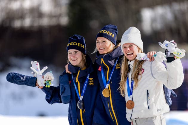 OLYMPICS - Winter Olympic Games, Olympische Spiele, Olympia, OS Milano Cortina 2026 TESERO,ITALY,12.FEB.26 - OLYMPICS, NORDIC SKIING, CROSS COUNTRY SKIING - Winter Olympic Games Milano Cortina 2026, 10km women, interval start free. Image shows Ebba Andersson, Frida Karlsson (SWE) and Jessie Diggins (USA). Keywords: medal.  GEPAxpictures xMatthiasxTrinkl