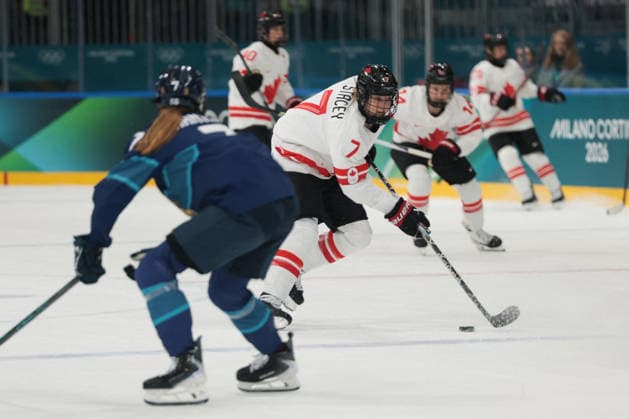 Winter Olympics - Women Ice hockey, Eishockey - Finland v Canada Laura Stacey 7 of Team Canada during the women s preliminary round Group A Ice Hockey match between Finland and Canada at the Milano Rho Ice Hockey Arena during the Milano Cortina 2026 Winter Olympic Games, Olympische Spiele, Olympia, OS in Milan, on February 12, 2026. Photo by Alexis Jumeau ABACAPRESS.COM Milan Italy  Copyright: xJumeauxAlexis ABACAx