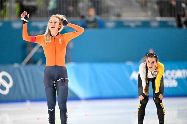 Winter Olympics - Speed skating, Eisschnelllauf Women’s 5000 Merel Conijn of Team Netherlands and Belgian speed skater Sandrine Tas during the Speed Skating Women s 5000m on day six of the Milano Cortina 2026 Winter Olympic Games, Olympische Spiele, Olympia, OS at Milano Speed Skating Stadium on February 12, 2026 in Milan, Italy. Photo by JMP ABACAPRESS.COM Milan Italy  Copyright: xJMP ABACAx
