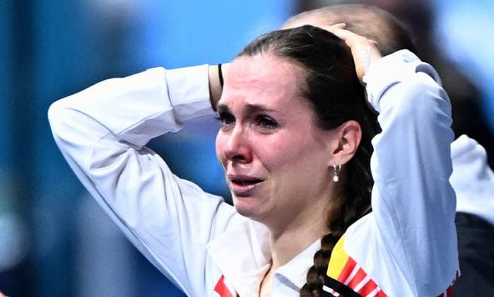 Belgian speed skater Sandrine Tas reacts after the Women s 5000m Speed skating, Eisschnelllauf race at the Milano Cortina 2026 Olympic Winter games, Winterspiele,Spiele, Summer games on Thursday 12 February 2026 in Milan, Italy. The XXV Winter Olympics take place from 6 to 22 February 2026 in Italy. JASPERxJACOBS  x162947945x