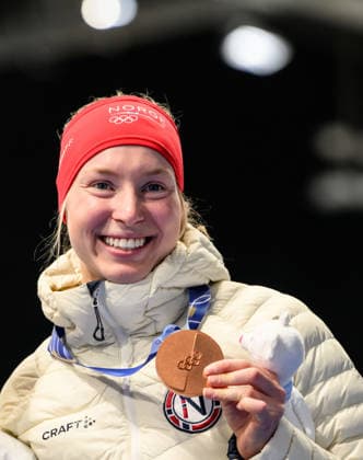 260212 Bronze medalist Ragne Wiklund of Norway poses with her bronze medal after the women s 5000 meter Speed skating, Eisschnelllauf during day 6 of the 2026 Winter Olympics on February 12, 2026 in Milan. Photo: Emma Wallskog BILDBYRAN kod EW EW0631 skridskor speed skating Olympic Games, Olympische Spiele, Olympia, OS olympics winter olympics os ol olympiska spel vinter-os olympiske leker milano cortina 2026 milan cortina 2026 milano cortina 2026 olympic games milano cortina 2026 winter olympic games milano cortina-os milano cortina-ol vinter-ol 6 bbeng dam medal medalj Bronze brons Norway norge *** 260212 Bronze medalist Ragne Wiklund of Norway poses with her bronze medal after the women s 5000 meter speed skating during day 6 of the 2026 Winter Olympics on February 12, 2026 in Milan Photo Emma Wallskog BILDBYRAN code EW EW0631 skates speed skating olympic games olympics winter olympics os ol olympic games winter os olympic games milano cortina 2026 milan cortina 2026 milano cortina 2026 olympic games milano cortina 2026 winter olympic games milano cortina os milano cortina ol winter ol 6 bbeng women s medal medal bronze bronze Norway norway  Copyright: EMMAxWALLSKOG BB260212EW117