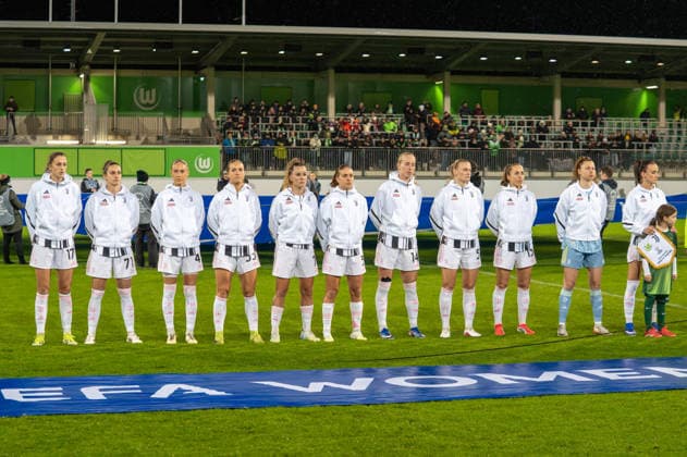 Deutschland, Fussball, UEFA, Womens Champions League, Play-Offs 5-12 2025 2026: VfL Wolfsburg - Juventus Turin am 12.02. in Wolfsburg (AOK-Stadion): Mannschaftsfoto Juventus Turin Copyright: xSvenxHeidmannx