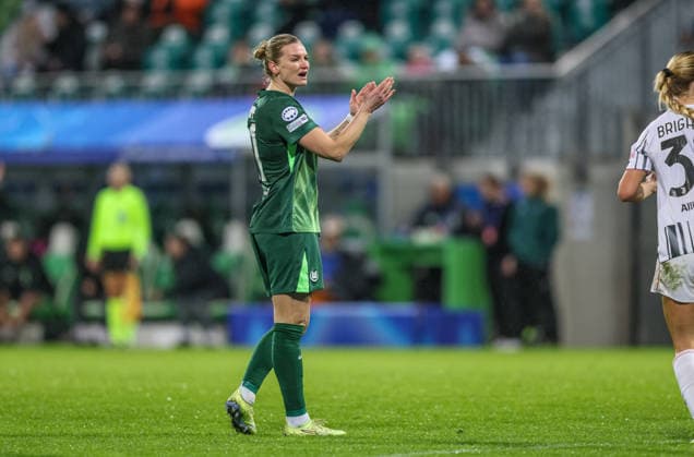 GER, Wolfsburg, VfL Wolfsburg vs Juventus Turin, Women s Champions League, Fussball, UEFA, Spielzeit 2025 2026, AOK Arena, Playoffs, Hinspiel im Bild: Alexandra Popp (VfL Wolfsburg Frauen 11), Emotionen DFB DFL REGULATIONS PROHIBIT ANY USE OF PHOTOGRAPHS AS IMAGE SEQUENCES AND OR QUASI-VIDEO, 12.02.2026 Copyright: HMBxMedia HendrikxHamelau