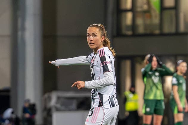 Deutschland, Fussball, UEFA, Womens Champions League, Play-Offs 5-12 2025 2026: VfL Wolfsburg - Juventus Turin am 12.02. in Wolfsburg (AOK-Stadion): Lia Wälti (Juventus Turin 13) Copyright: xSvenxHeidmannx