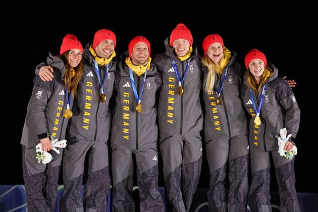 Olympische Winterspiele Milano Cortina 2026 Rennrodeln Team Staffel am 12.02.2026 im Cortina Sliding Centre in Cortina d™Ampezzo Team Deutschland gewinnt die Gold Medaille *** Olympic Winter Games Milano Cortina 2026 Luge Team Relay on 12 02 2026 at the Cortina Sliding Center in Cortina d™Ampezzo Team Germany wins the gold medal xMSx