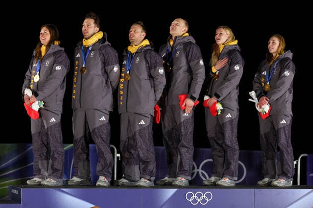 Olympische Winterspiele Milano Cortina 2026 Rennrodeln Team Staffel am 12.02.2026 im Cortina Sliding Centre in Cortina d™Ampezzo Team Deutschland gewinnt die Gold Medaille *** Olympic Winter Games Milano Cortina 2026 Luge Team Relay on 12 02 2026 at the Cortina Sliding Center in Cortina d™Ampezzo Team Germany wins the gold medal xMSx