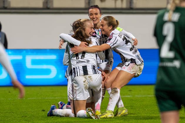 Deutschland, Fussball, UEFA, Womens Champions League, Play-Offs 5-12 2025 2026: VfL Wolfsburg - Juventus Turin am 12.02. in Wolfsburg (AOK-Stadion): Tor zum 0:2 Amalie Vangsgaard (Juventus Turin 14) Torjubel Copyright: xSvenxHeidmannx