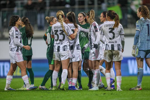 GER, Wolfsburg, VfL Wolfsburg vs Juventus Turin, Women s Champions League, Fussball, UEFA, Spielzeit 2025 2026, AOK Arena, Playoffs, Hinspiel im Bild: Elfmeter, Rudelbildung DFB DFL REGULATIONS PROHIBIT ANY USE OF PHOTOGRAPHS AS IMAGE SEQUENCES AND OR QUASI-VIDEO, 12.02.2026 Copyright: HMBxMedia HendrikxHamelau