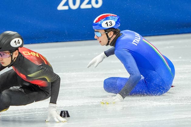 2026-02-12 - Milano Cortina 2026 Winter Olympics MILAN, ITALY - FEBRUARY 12: Thomas Nadalini of Italy performing on the Short Track Speed skating, Eisschnelllauf Men s 1000m Quaterfinals during the Milano Cortina 2026 Winter Olympics at the Milano Ice Skating Arena on February 12, 2026 in Milan, Italy Milan Milano Ice Skating Arena Italy Content not available for redistribution in The Netherlands directly or indirectly through any third parties. Copyright: xAndrexWeeningx