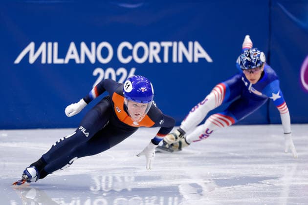 2026-02-12 Short Track Speed skating, Eisschnelllauf - Milano Cortina 2026 Winter Olympics - Day 6 MILAN, ITALY - FEBRUARY 12: Michelle Velzeboer of the Netherlands, Kristen Santos-Griswold of the United States competing in the Women s 500m during Day 6 of Short Track Speed Skating - Milano Cortina 2026 Winter Olympics at Milano Ice Skating Arena on February 12, 2026 in Milan, Italy. (Photo by Joris Verwijst BSR Agency) Milan Italy Content not available for redistribution in The Netherlands directly or indirectly through any third parties. Copyright: xBSRxAgencyx