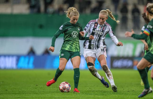 GER, Wolfsburg, VfL Wolfsburg vs Juventus Turin, WomenÂ s Champions League, Fussball, UEFA, Spielzeit 2025 2026, AOK Arena, Playoffs, Hinspiel im Bild v.l.: Justine Kvaleng Kielland (VfL Wolfsburg Frauen 18), Amalie Vangsgaard (Juventus Turin Frauen 14) DFB DFL REGULATIONS PROHIBIT ANY USE OF PHOTOGRAPHS AS IMAGE SEQUENCES AND OR QUASI-VIDEO, 12.02.2026 Copyright: HMBxMedia HendrikxHamelau