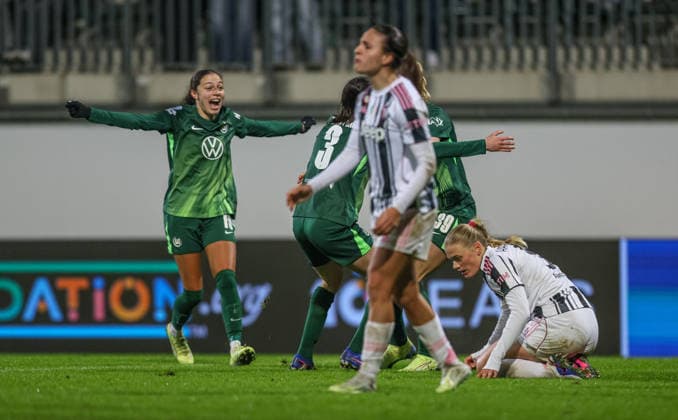 GER, Wolfsburg, VfL Wolfsburg vs Juventus Turin, WomenÂ s Champions League, Fussball, UEFA, Spielzeit 2025 2026, AOK Arena, Playoffs, Hinspiel im Bild: Sarai Linder (VfL Wolfsburg Frauen 39), Tor, Jubel und Freude, Emotionen, 2:2 DFB DFL REGULATIONS PROHIBIT ANY USE OF PHOTOGRAPHS AS IMAGE SEQUENCES AND OR QUASI-VIDEO, 12.02.2026 Copyright: HMBxMedia HendrikxHamelau