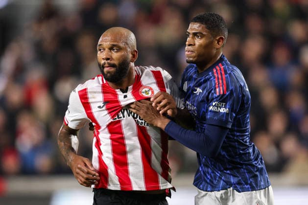 Brentford v Arsenal 12 February 2026, London - Premier League Football - Brentford v Arsenal - Igor Thiago of Brentford and Cristhian Mosquera of Arsenal - Photo: Charlotte Wilson Offside. London UK Copyright: xCharlottexWilsonx xOffsidexOffside