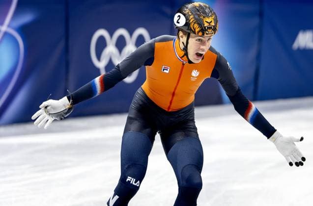 MILAN - Jens van t Wout during the 1000-meter short track Speed skating, Eisschnelllauf final at the Milan Ice Skating Area at the Milan Winter Olympics. ROBIN VAN LONKHUIJSEN ANP xVIxANPxSportx xxANPxIVx 550493078 originalFilename: 550493078.jpg