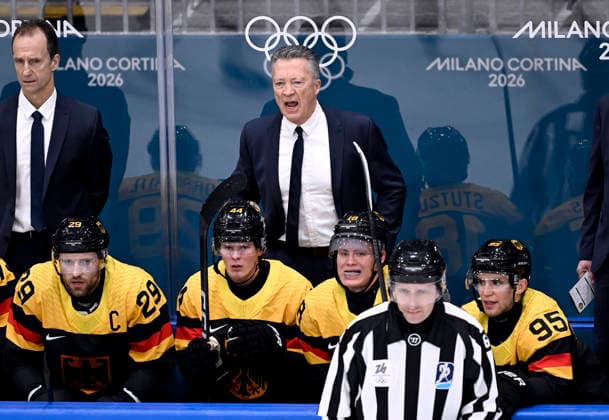 KREIS Harold Trainer mit DRAISAITL Leon Team GER Eishockey Vorrunde Spiel Deutschland - Daenemark Olympics - Olympische Winterspiele 2026 Mailand - Cortina 06 - 22 Februar 2026 in Italien am 12.02.2026 in Mailand *** KREIS Harold Trainer with DRAISAITL Leon Team GER Ice Hockey Preliminary Round Match Germany Denmark Olympics Olympic Winter Games 2026 Milan Cortina 06 February 22, 2026 in Italy on February 12, 2026 in Milan Copyright: xx