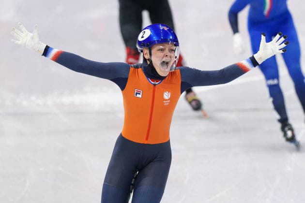 Winter Olympics - Xandra Velzeboer Wins Gold And Beats WR At Short Track Speed skating, Eisschnelllauf Women s 500m Xandra Velzeboer of Team Netherlands celebrates after winning gold in the Short Track Speed Skating Women s 500m on day six of the Milano Cortina 2026 Winter Olympic Games, Olympische Spiele, Olympia, OS at Milano Ice Skating Arena on February 12, 2026 in Milan, Italy. The dutch athlete also beat the world record with a time of 41.399 during the semifinals. Photo by Alexis Jumeau ABACAPRESS.COM Milan Italy  Copyright: xJumeauxAlexis ABACAx