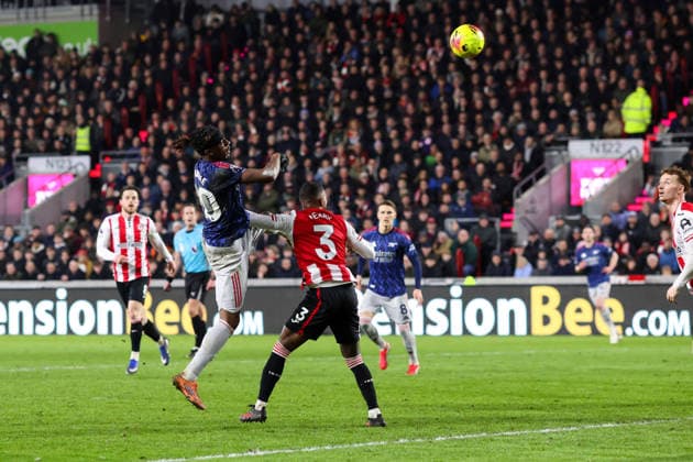 Brentford v Arsenal 12 February 2026, London - Premier League Football - Brentford v Arsenal - Noni Madueke of Arsenal scores their first goal - Photo: Charlotte Wilson Offside. London UK Copyright: xCharlottexWilsonx xOffsidexOffside