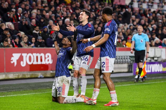 Brentford v Arsenal 12 February 2026, London - Premier League Football - Brentford v Arsenal - Noni Madueke of Arsenal celebrates their first goal with his team mates - Photo: Charlotte Wilson Offside. London UK Copyright: xCharlottexWilsonx xOffsidexOffside