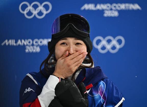 (260212) -- LIVIGNO, Feb. 12, 2026 -- Chloe Kim of the United States reacts during the women s snowboard halfpipe final at the Milan-Cortina 2026 Olympic Winter games, Winterspiele,Spiele, Summer games in Livigno, Italy, Feb. 12, 2026. ) (MICO2026)ITALY-LIVIGNO-OLYMPIC WINTER GAMES-WOMEN S SNOWBOARD HALFPIPE-FINAL ZhangxHongxiang 