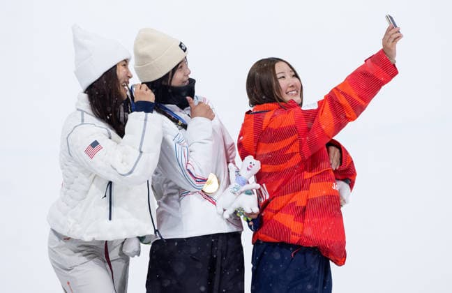 OLYMPICS - Winter Olympic Games, Olympische Spiele, Olympia, OS Milano Cortina 2026 LIVIGNO,ITALY,12.FEB.26 - OLYMPICS, SNOWBOARD - Winter Olympic Games Milano Cortina 2026, Snowboard Halfpipe, women, final, medal ceremony. Image shows Chloe Kim (USA), Gaon Choi (KOR) and Mitsuki Ono (JPN). Keywords: medals and mascot.  GEPAxpictures xHaraldxSteiner