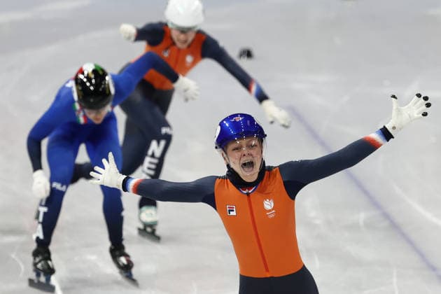 Milano Cortina 2026 Winter Olympics: Day 6 MILAN, ITALY - FEBRUARY 12: Xandra Velzeboer (2) of the Netherlands celebrates after winning gold medal in the short track Speed skating, Eisschnelllauf women s 500m final during the Milano Cortina 2026 Winter Olympic Games, Olympische Spiele, Olympia, OS at Milano Ice Skating Arena on February 12, 2026 in Milan, Italy. Shunik Denisovich Anadolu Milan Italy. Editorial use only. Please get in touch for any other usage.  Copyright: x2026xAnadoluxShunikxDenisovichx