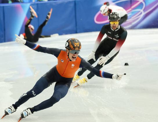 February 12, 2026, Milan, Lombardy, Italy: JENS VAN T WOUT of Netherlands celebrates winning the Men s 100m Final A of the Short Track Speed skating, Eisschnelllauf at the Milano Cortina 2026 Winter Olympic Games, Olympische Spiele, Olympia, OS Milan Italy - ZUMAc179 20260212_oly_c179_132 Copyright: xMickaelxChavetx