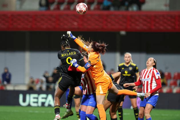 February 12, 2026, Alcala De Henares, Madrid, SPAIN: Melvine Malard of Manchester United, ManU and Lola Gallardo of Atletico de Madrid in action during the UEFA Women s Champions League KO play-offs 1st leg match between Atletico de Madrid and Manchester United at Centro Deportivo Alcala de Henares, on February 12, 2026, in Alcala de Henares, Madrid, Spain. Atletico De Madrid V Manchester United - Champions League - ZUMAa181 20260212_zaa_a181_308 Copyright: xIrinaxR.xHipolitox