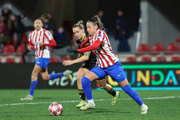 February 12, 2026, Alcala De Henares, Madrid, SPAIN: Julia Zigiotti Olme of Manchester United, ManU and Carmen Menayo of Atletico de Madrid in action during the UEFA Women s Champions League KO play-offs 1st leg match between Atletico de Madrid and Manchester United at Centro Deportivo Alcala de Henares, on February 12, 2026, in Alcala de Henares, Madrid, Spain. Alcala De Henares SPAIN - ZUMAa181 20260212_zaa_a181_279 Copyright: xIrinaxR.xHipolitox