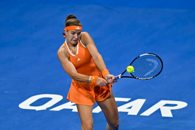 WTA, Tennis Damen QATAR OPEN 2026-QUARTERFINAL Karolina Muchova of the Czech Republic competes in her quarterfinal match against Anna Kalinskaya of Russia during the WTA Qatar TotalEnergies Open 2026 tennis tournament at the Khalifa International Tennis Complex in Doha, Qatar, on February 12, 2026. DOHA Qatar Copyright: xNOUSHADx